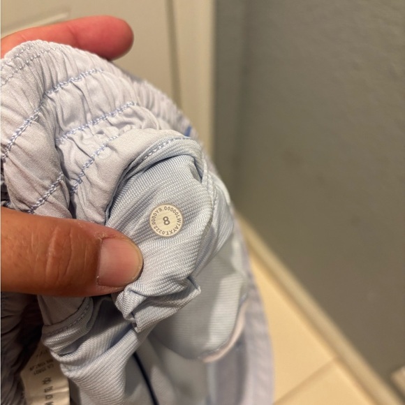 Lululemon Hotty Hot High-Rise Lined Short 4" Pastel Blue Size 8 - Picture 5 of 5